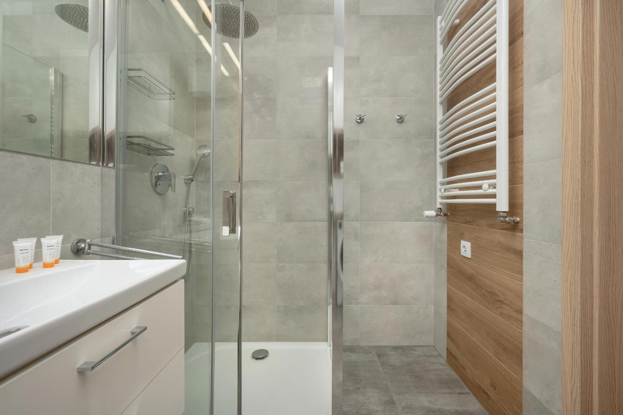 One Bedroom Apartment Nadodrze With Free Garage Wroclaw By Noclegi Renters Breslávia Exterior foto